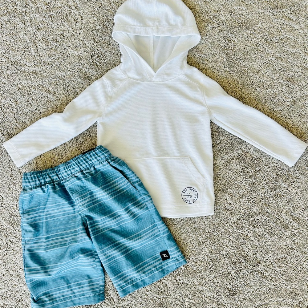 🌊 Quiksilver board shorts + GAP sun shirt - Picture 2 of 2